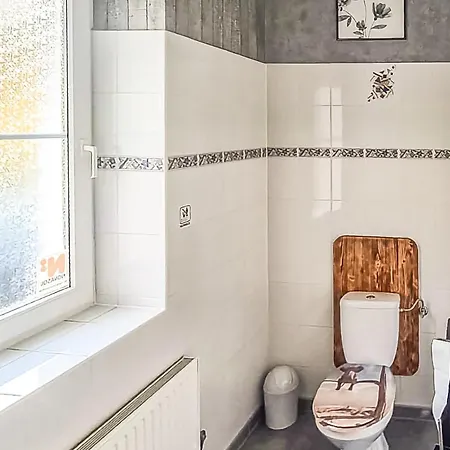 3 Bedroom Awesome In Hébergement de vacances *