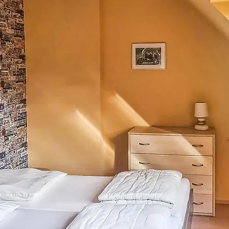 3 Bedroom Awesome In Hébergement de vacances *