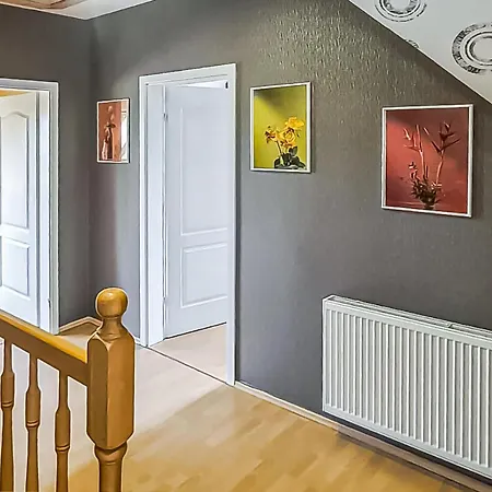 3 Bedroom Awesome In Postomino